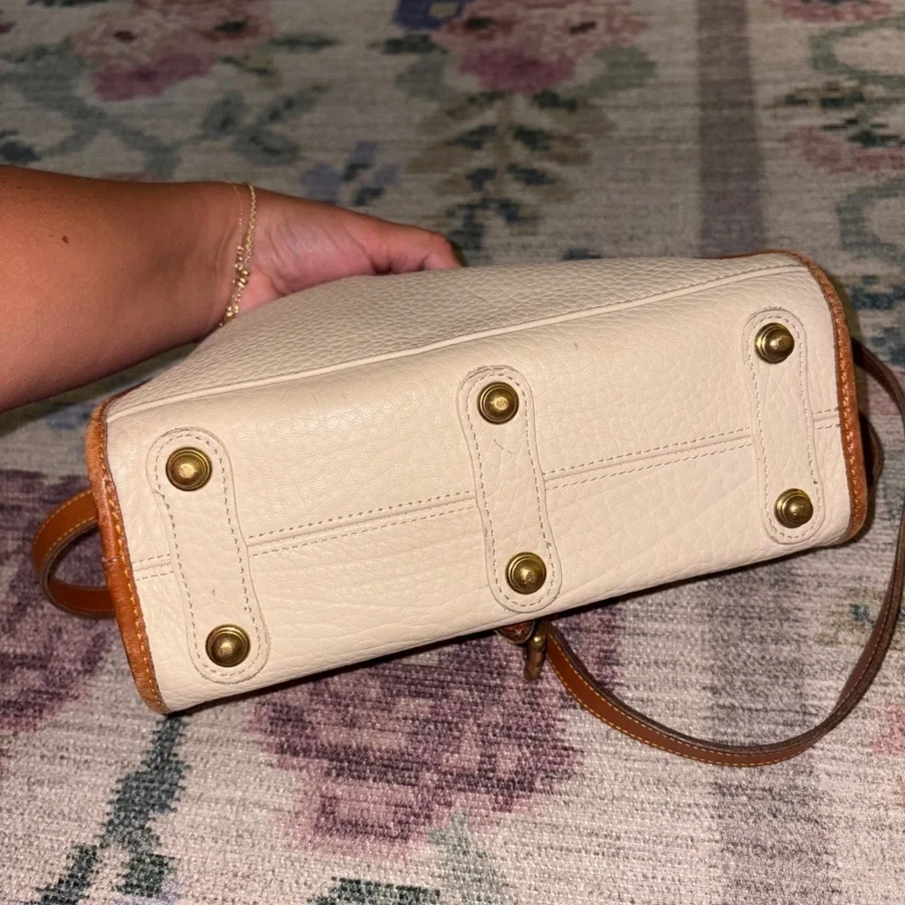 Vintage Dooney & Bourke Cream Essex Purse Tan Trim All Weather Leather AWL